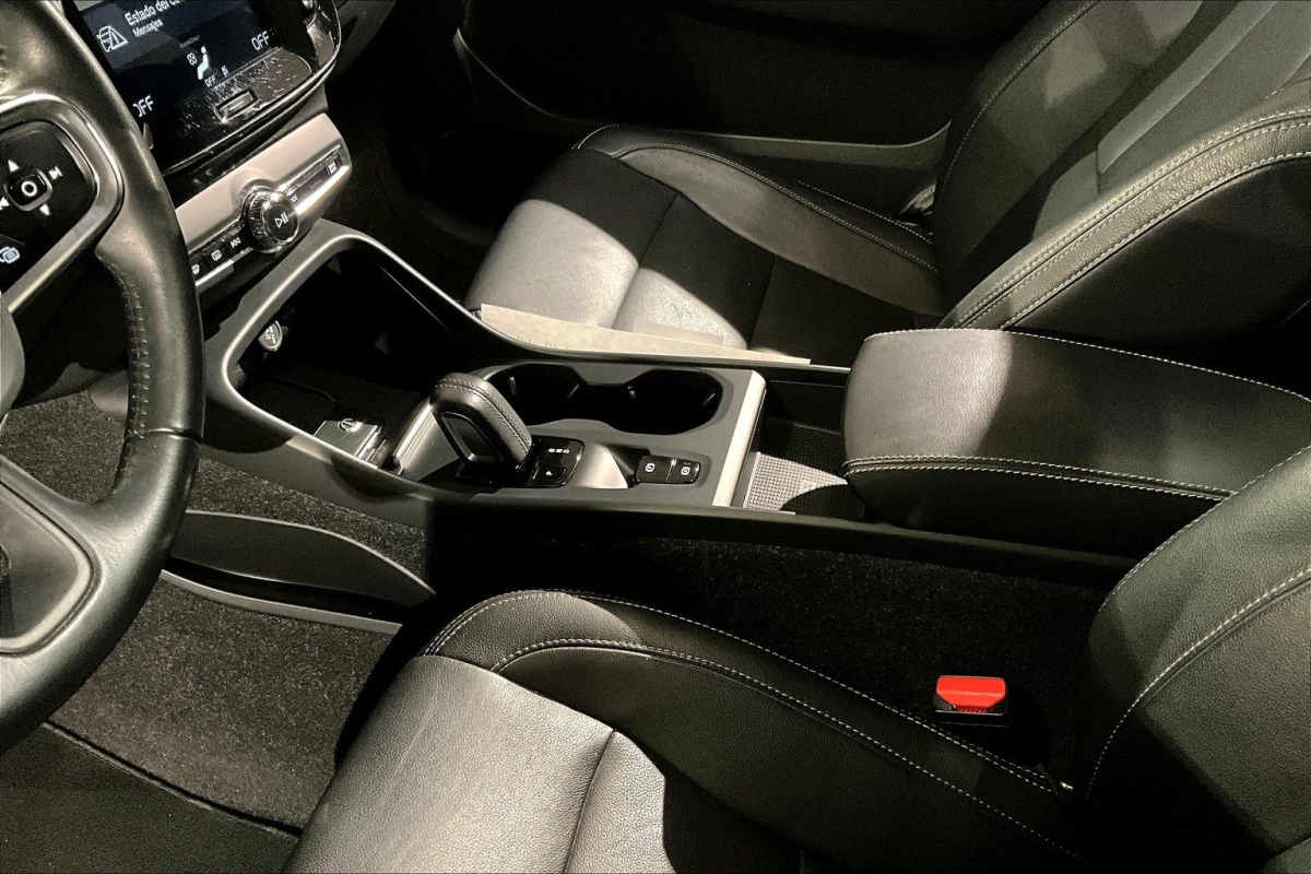 Volvo XC40 2021