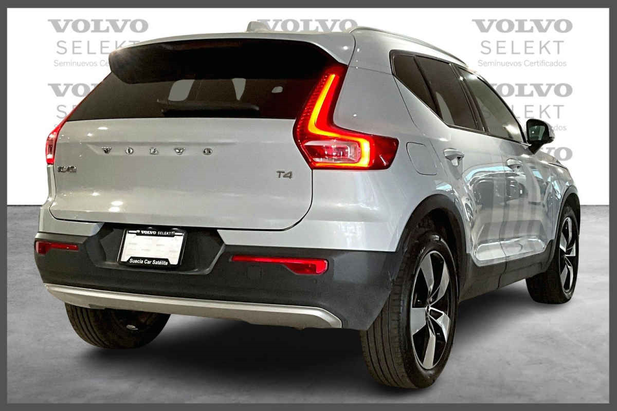 Volvo XC40 2022