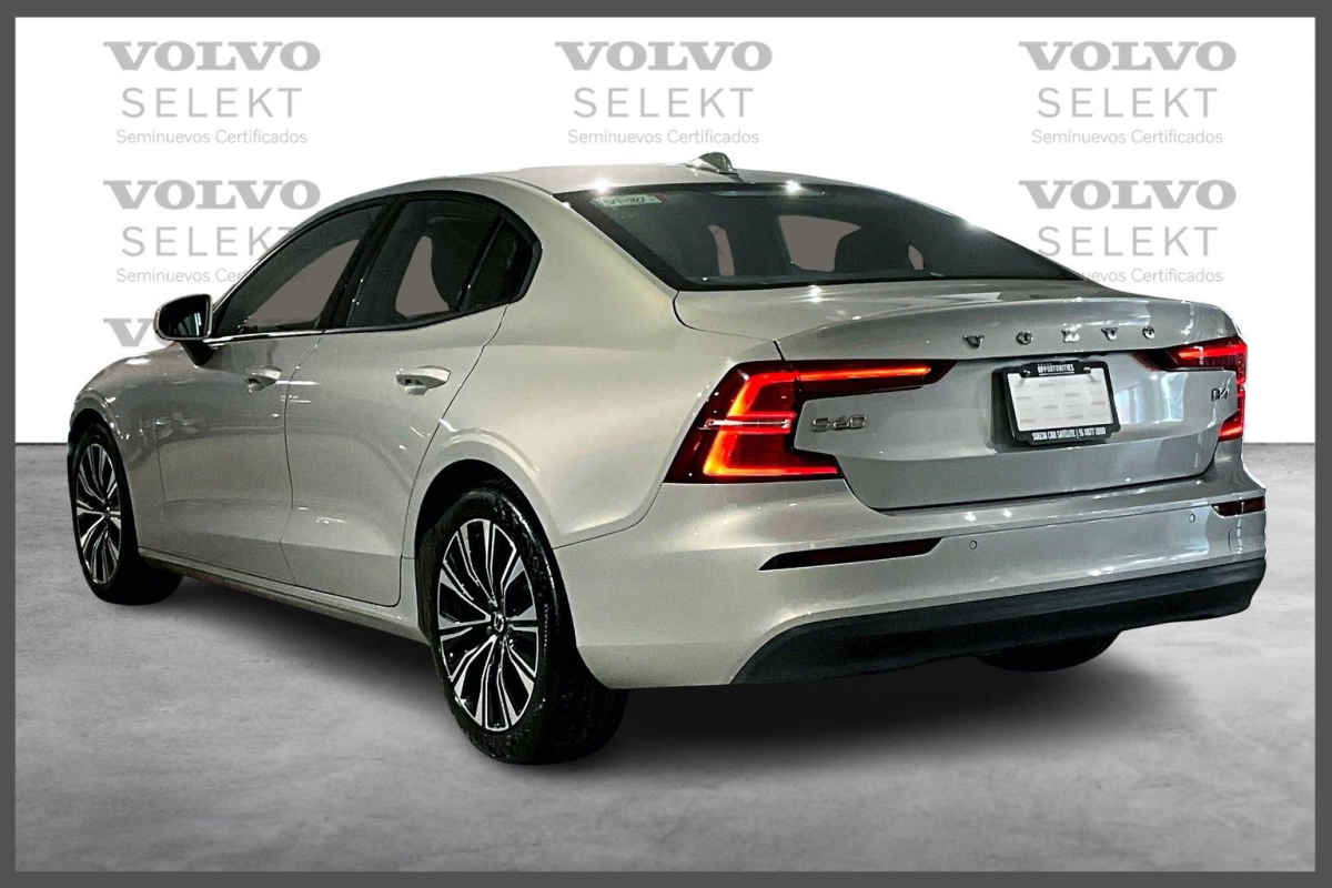 Volvo S60 2023