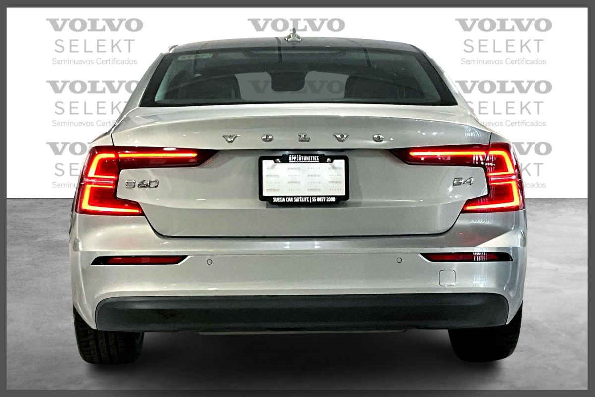 Volvo S60 2023