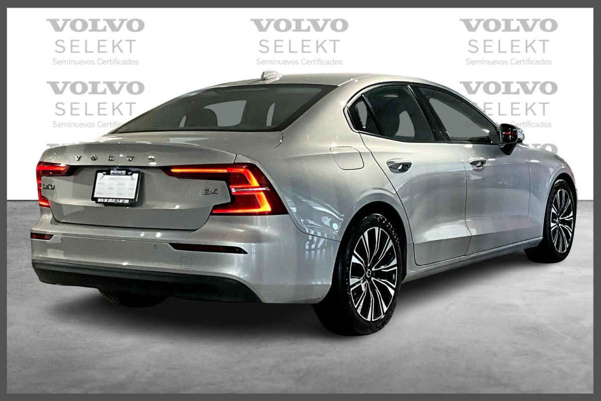 Volvo S60 2023