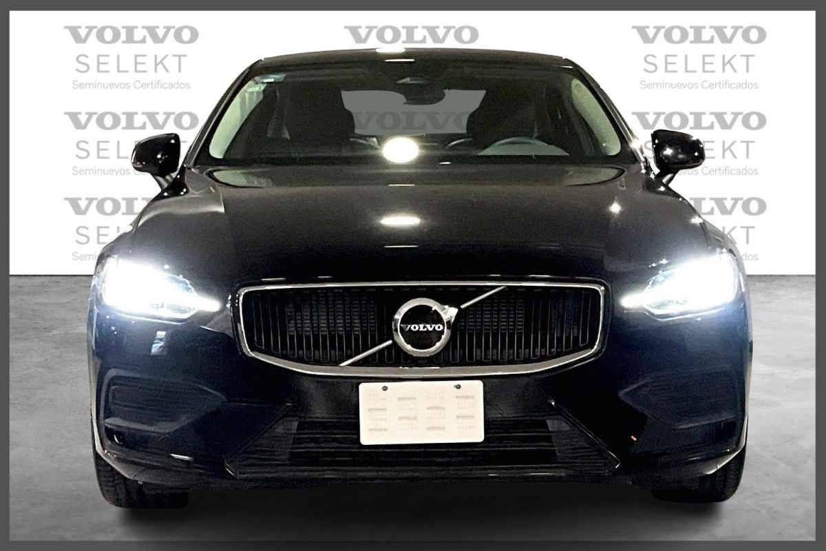 Volvo S60 2023