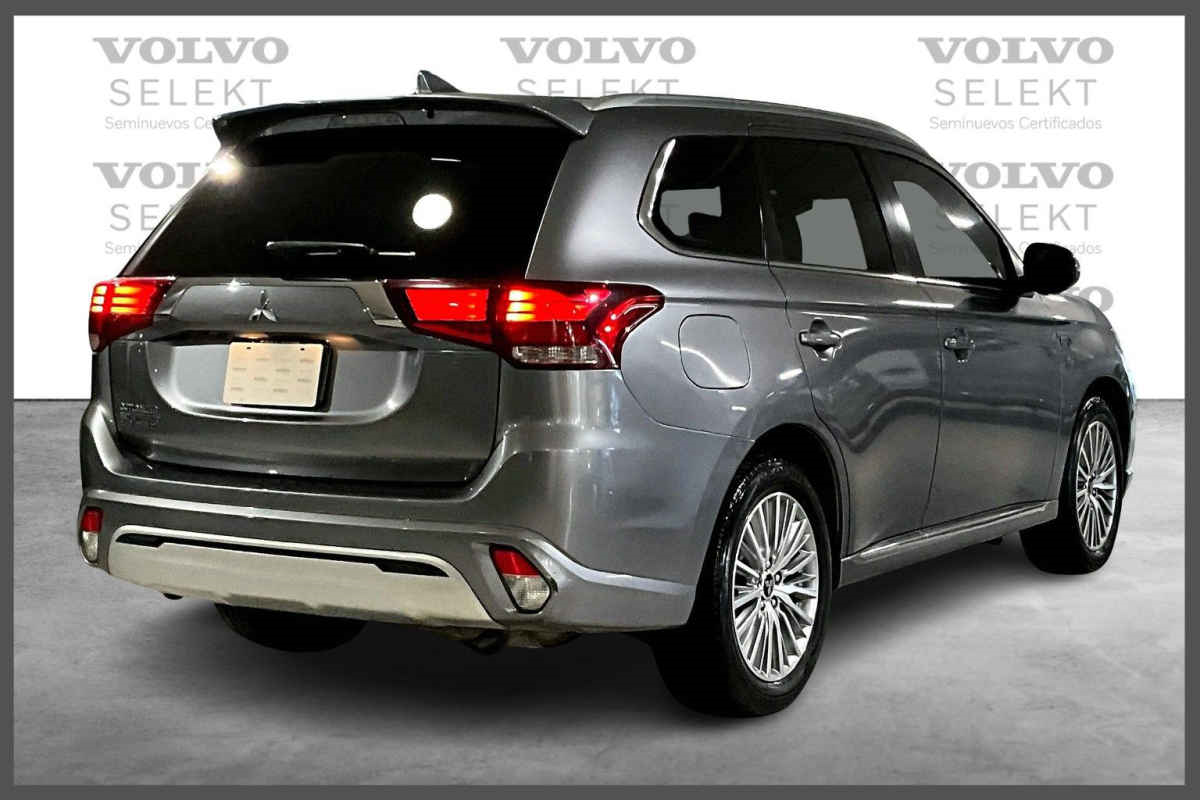 Mitsubishi Outlander 2020