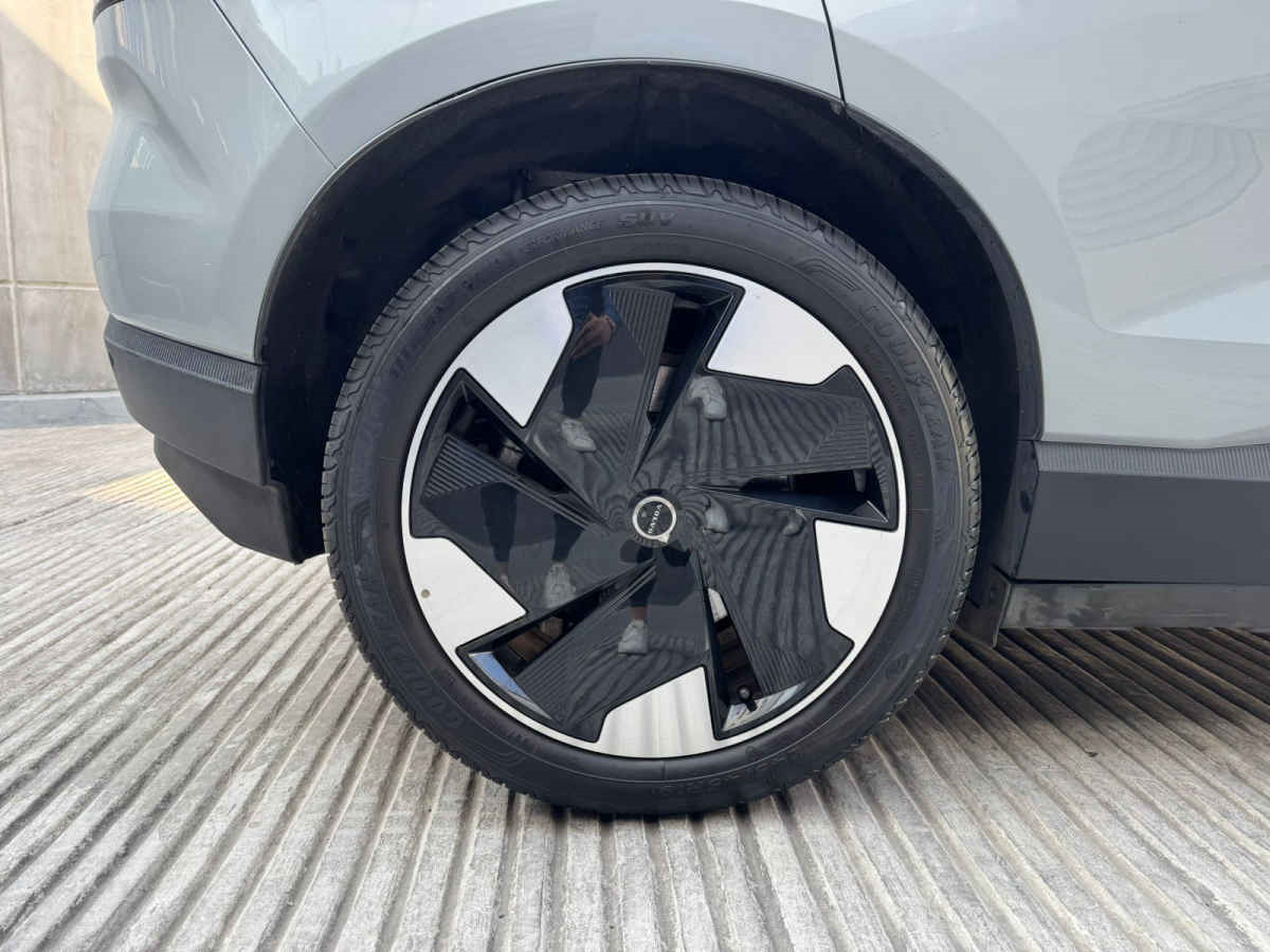 Volvo EX30 2024