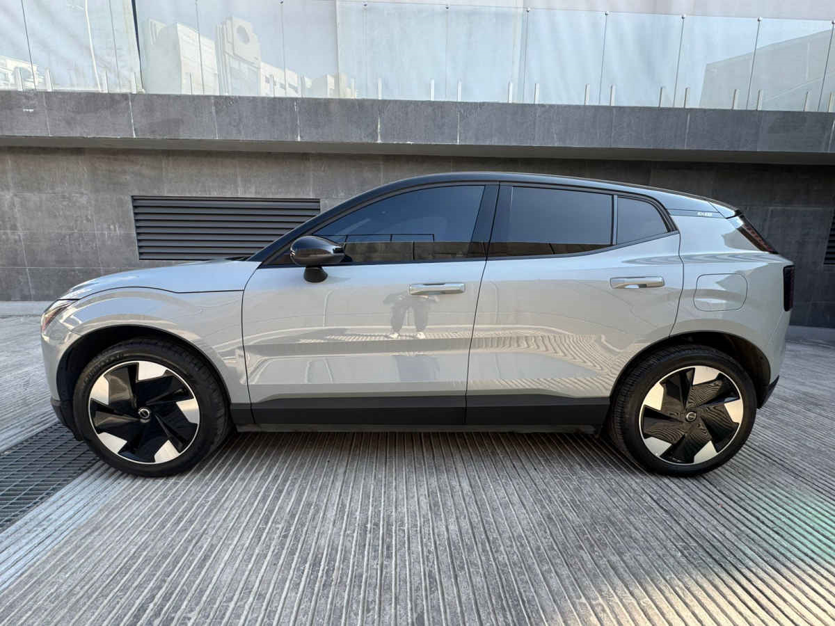 Volvo EX30 2024