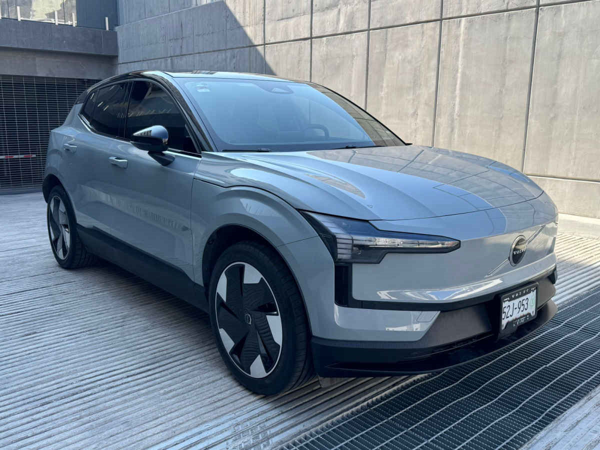 Volvo EX30 2024