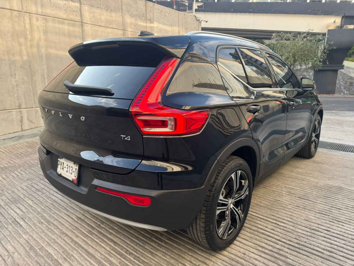 Volvo XC40 2022