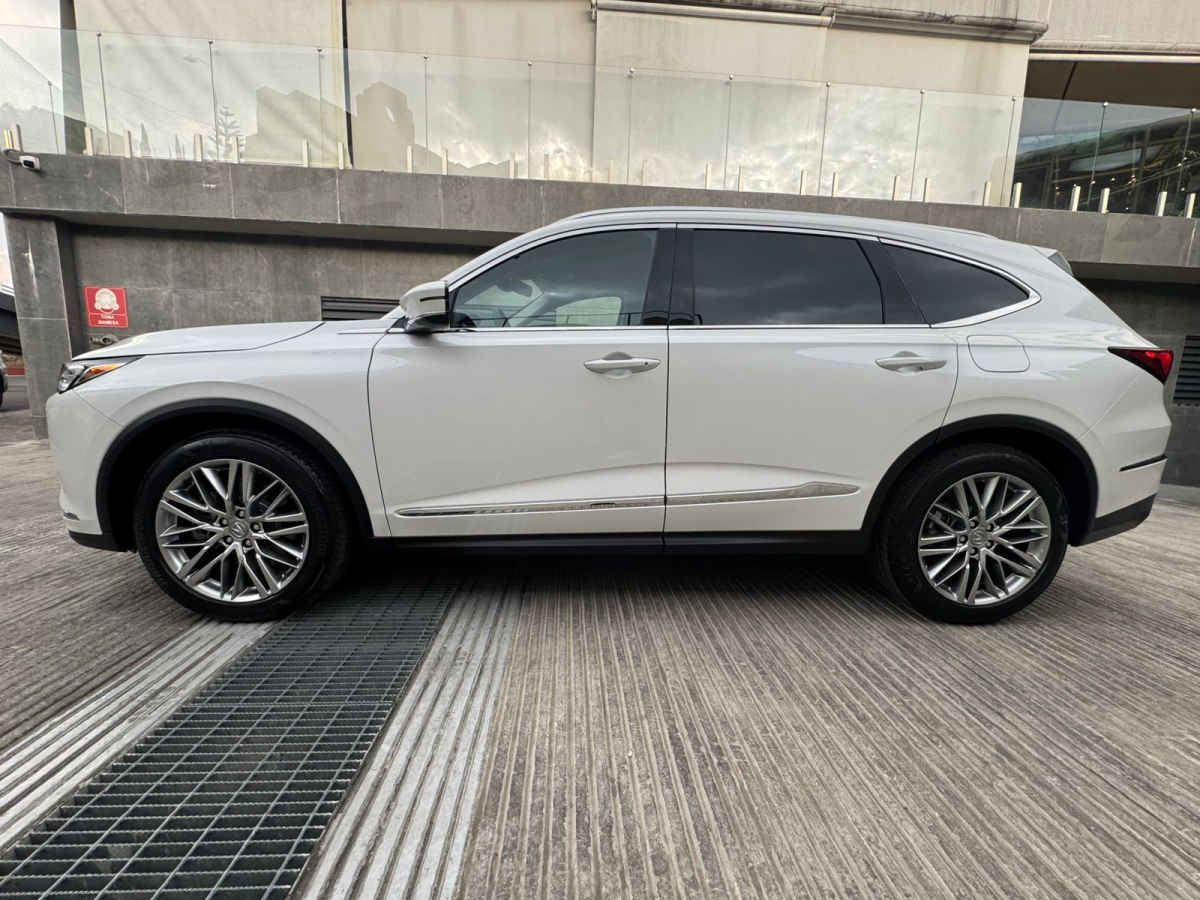 Acura MDX 2023