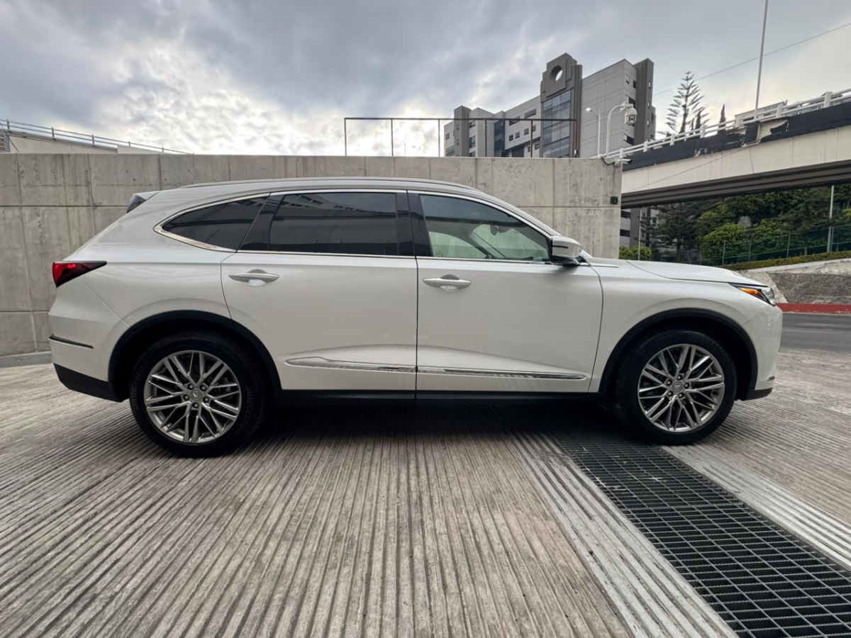 Acura MDX 2023