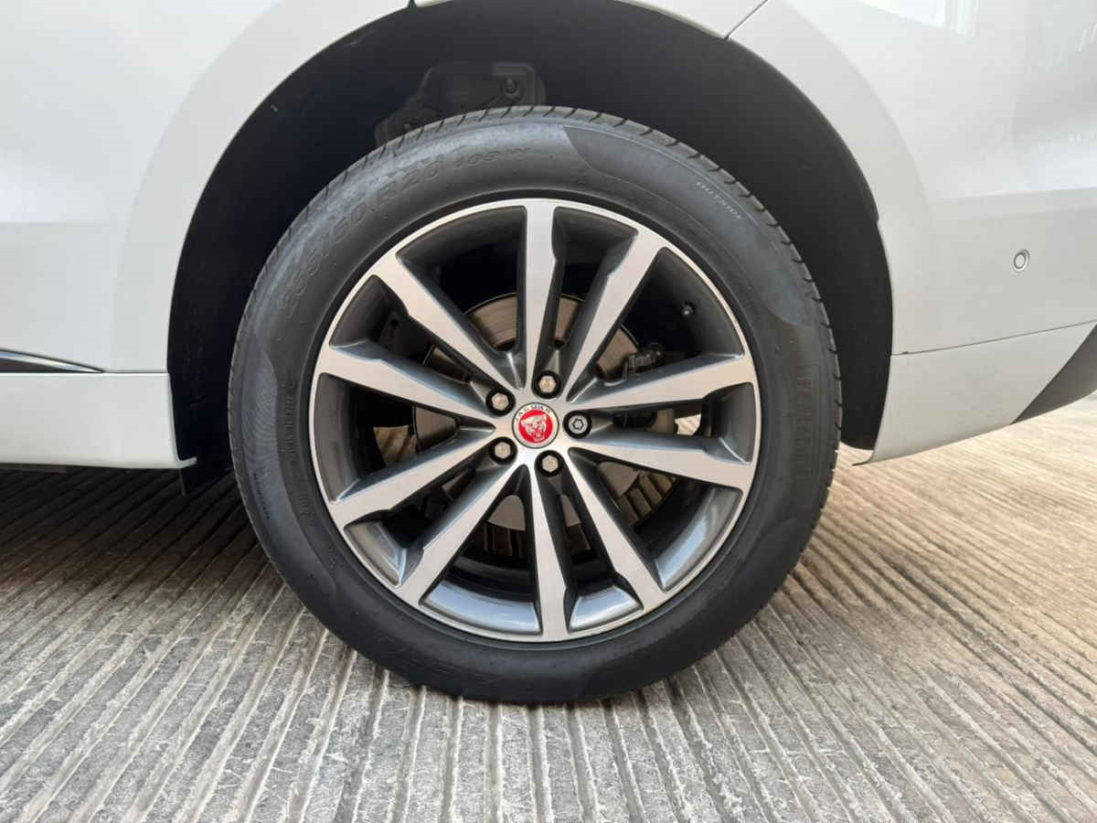 Jaguar F Pace 2019