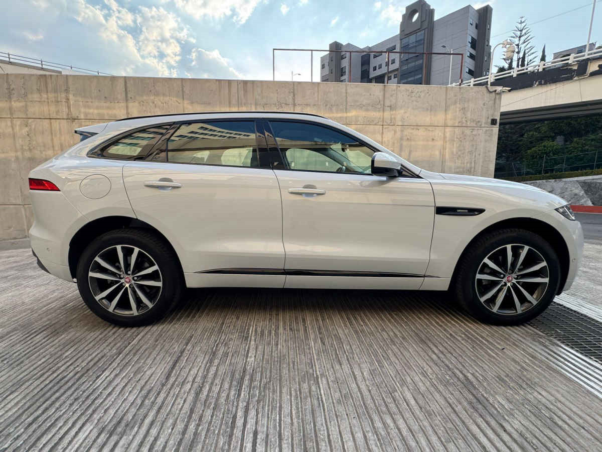 Jaguar F Pace 2019