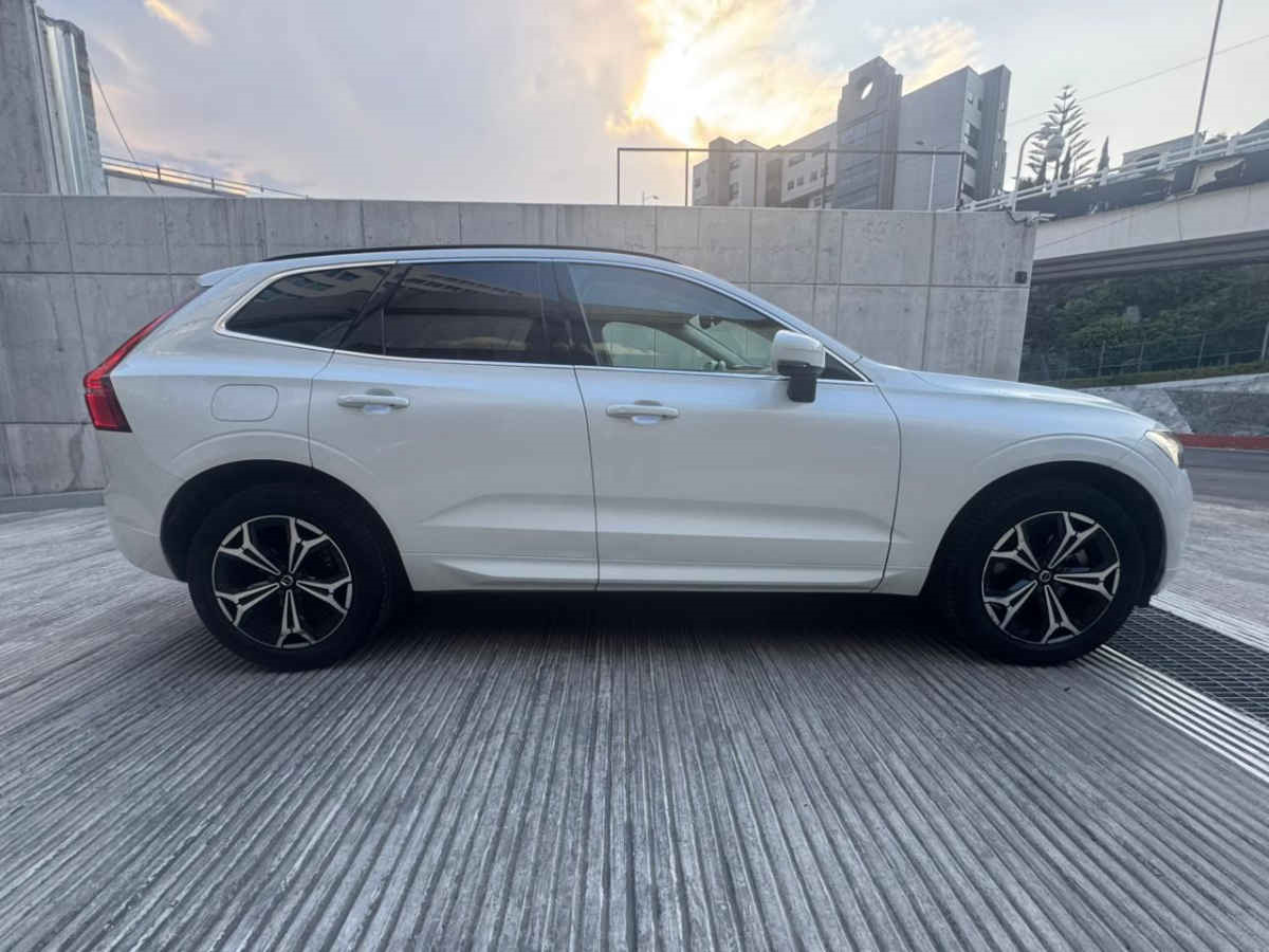 Volvo XC60 2022