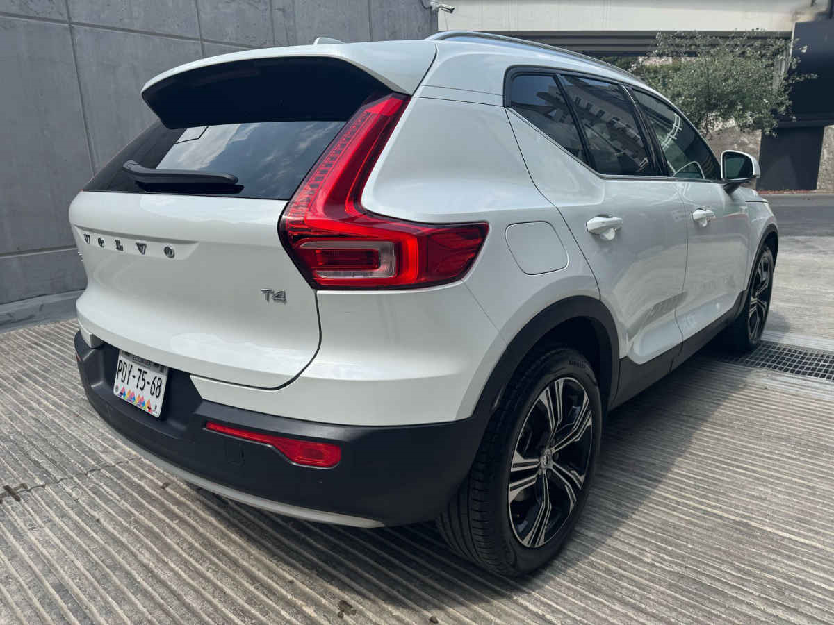 Volvo XC40 2022