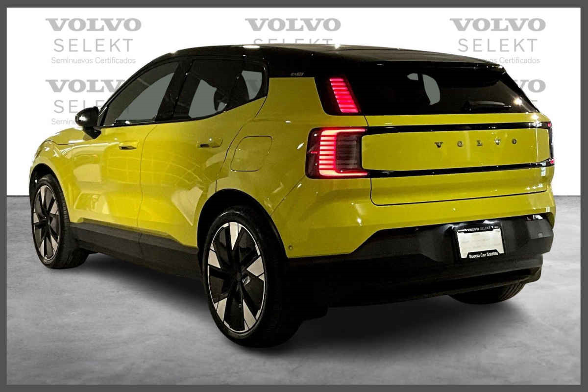 Volvo EX30 2024