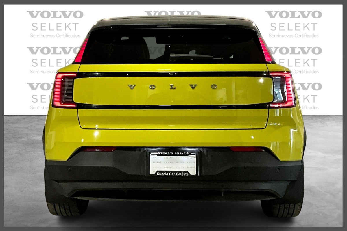 Volvo EX30 2024