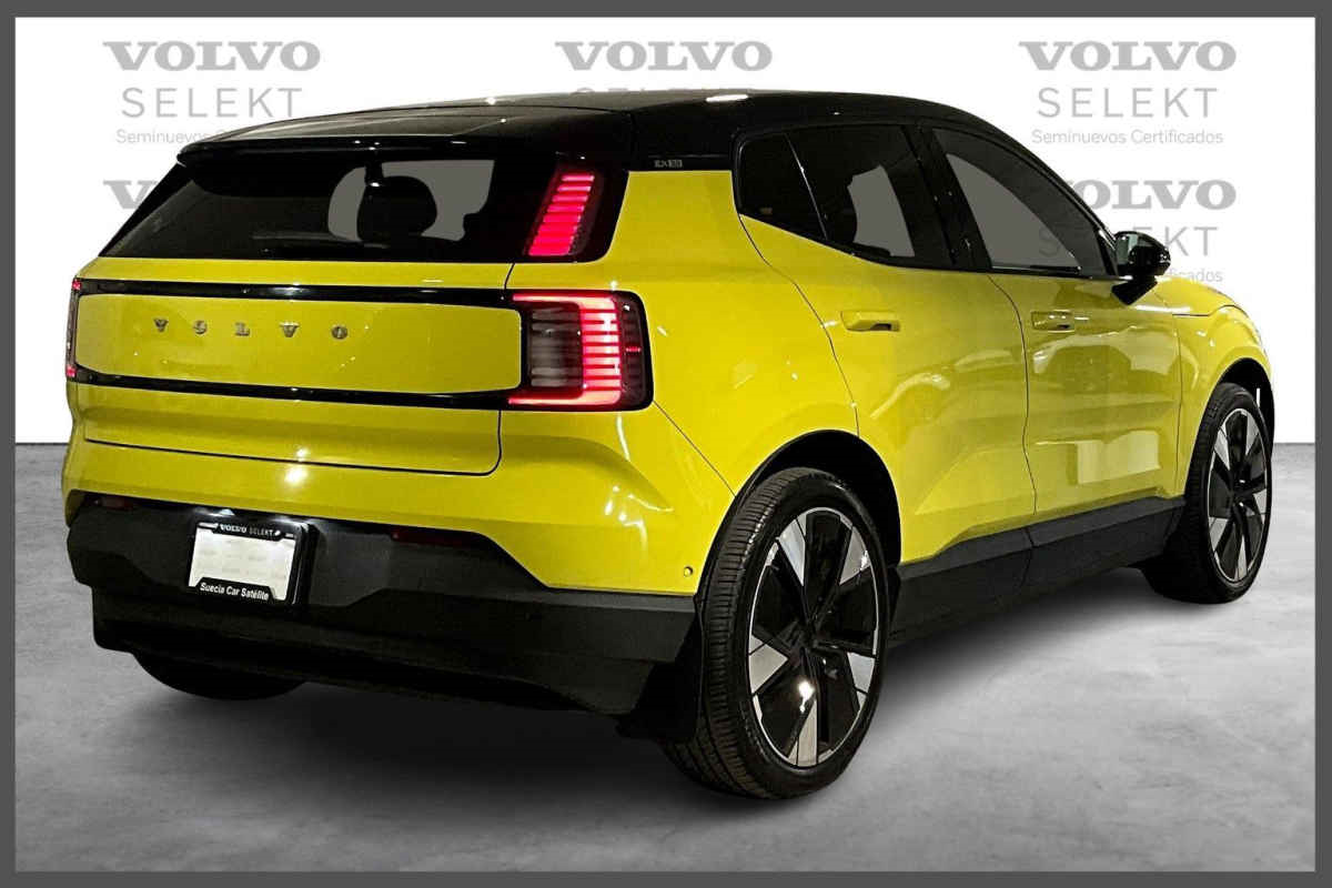 Volvo EX30 2024