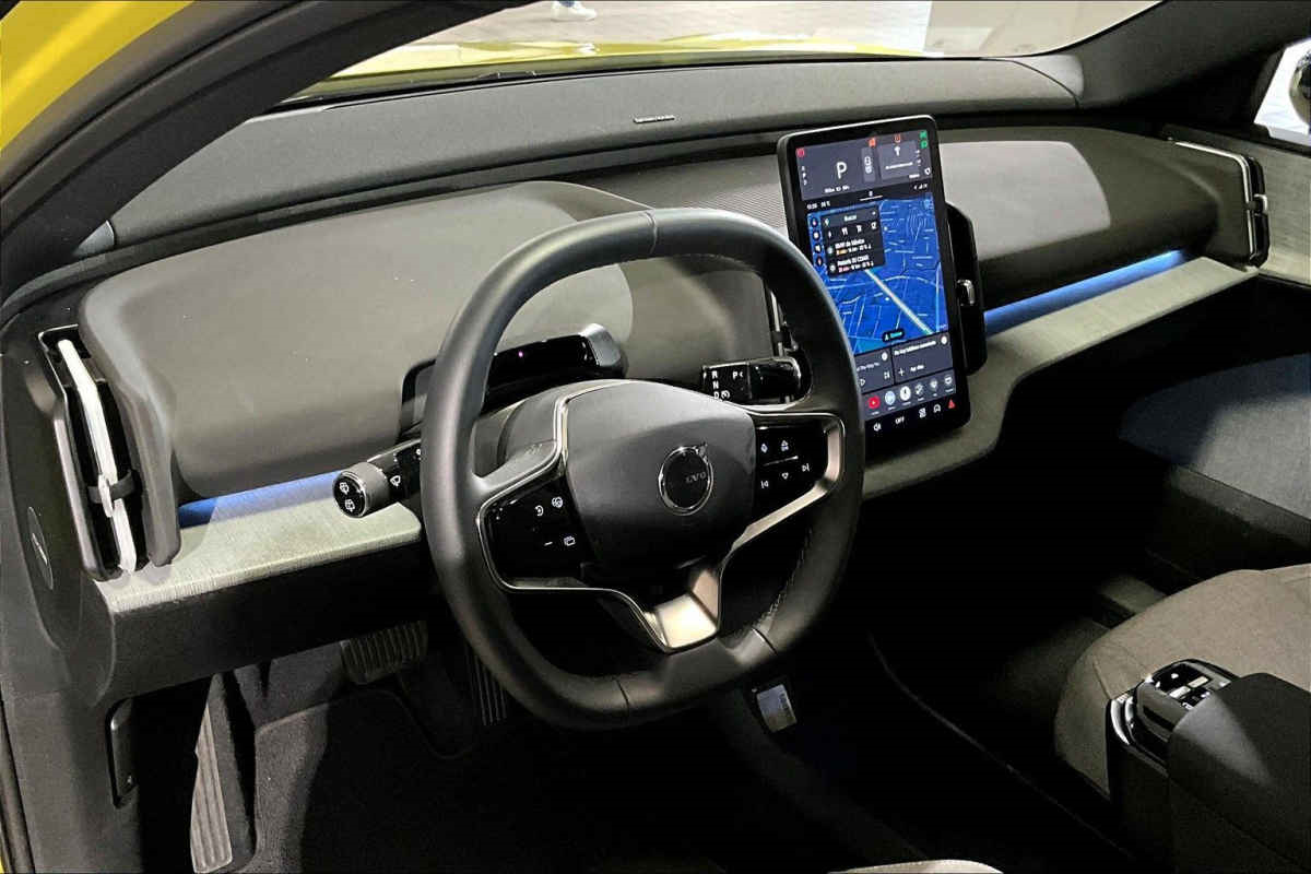 Volvo EX30 2024