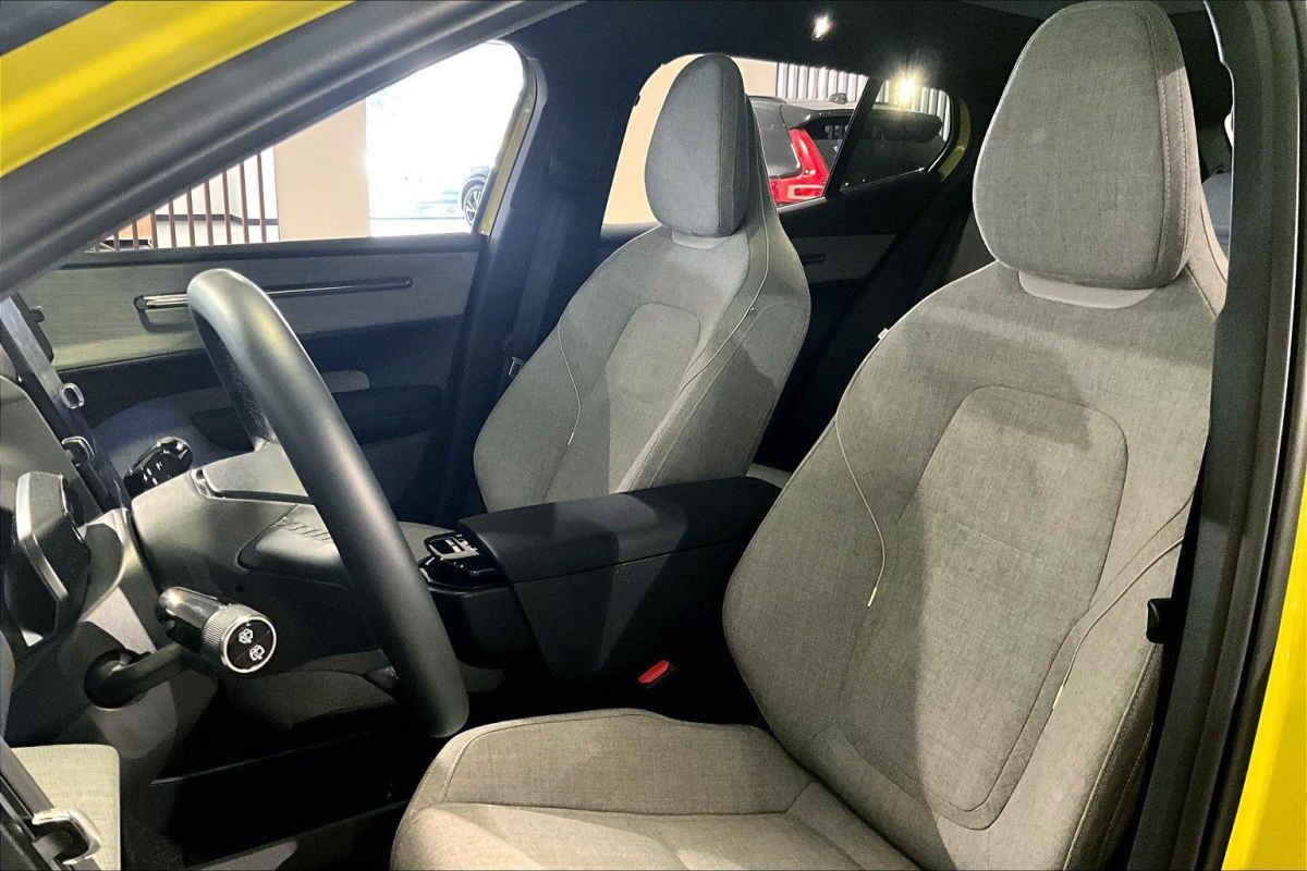 Volvo EX30 2024