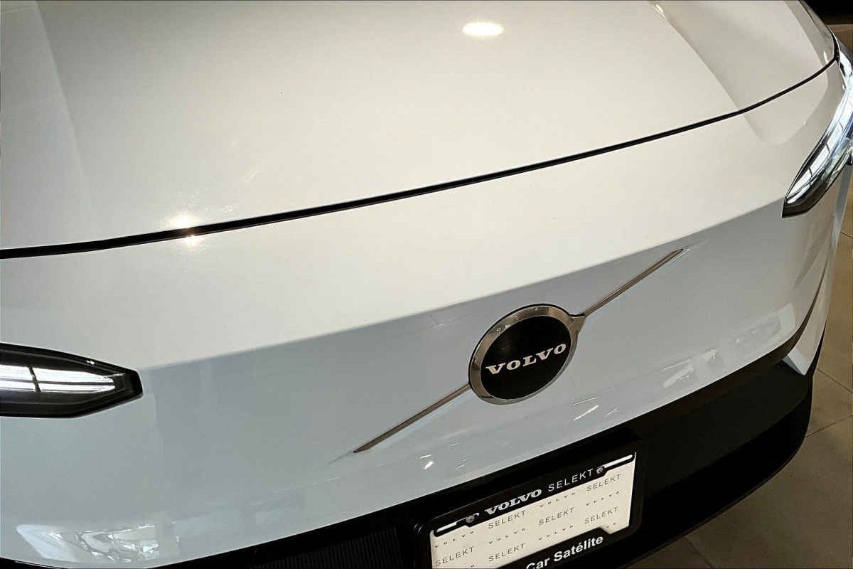 Volvo EX30 2024