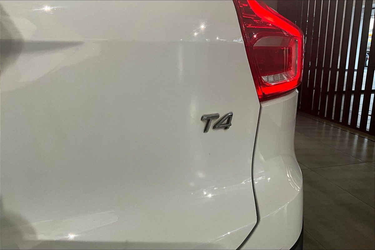 Volvo XC40 2021