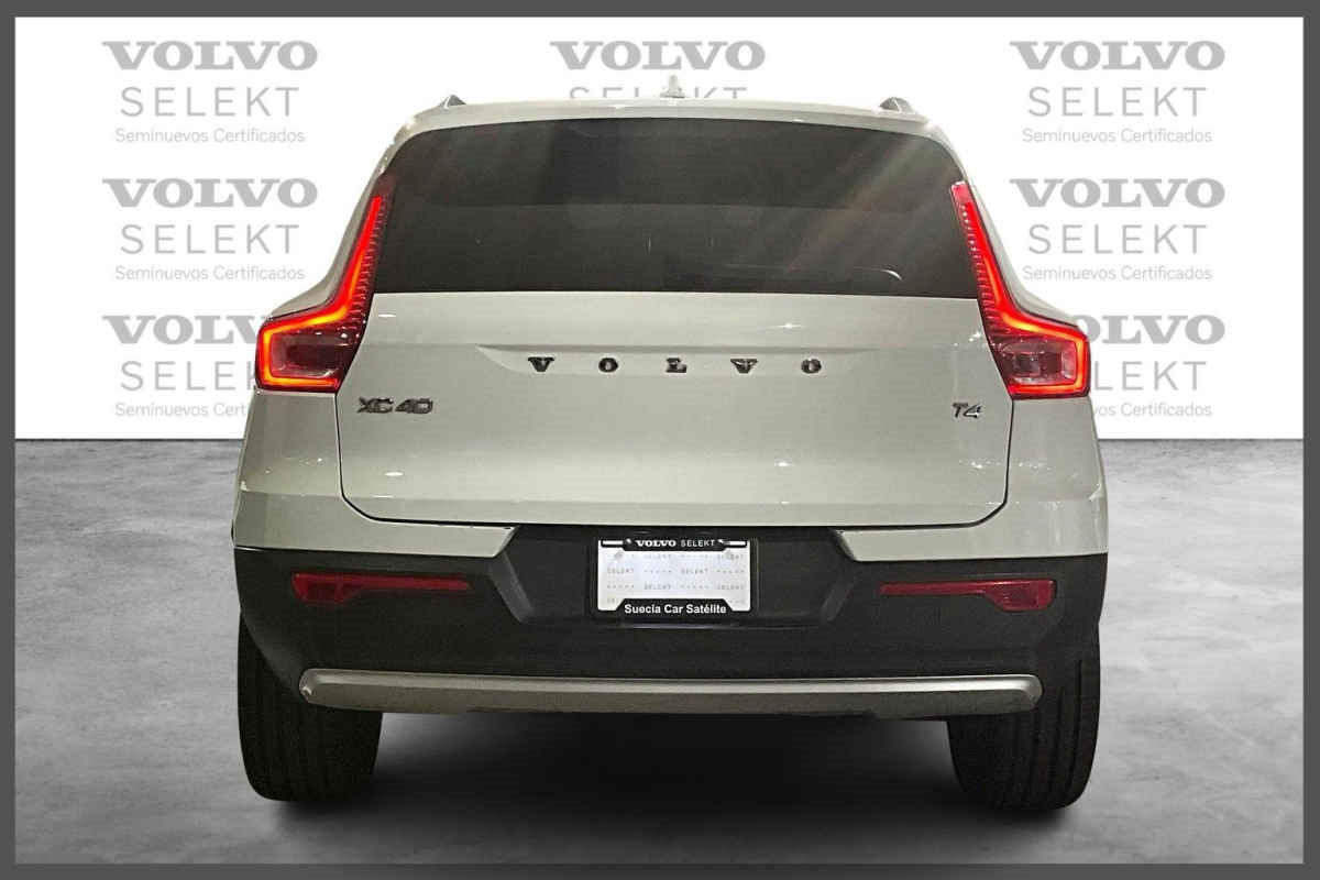 Volvo XC40 2021