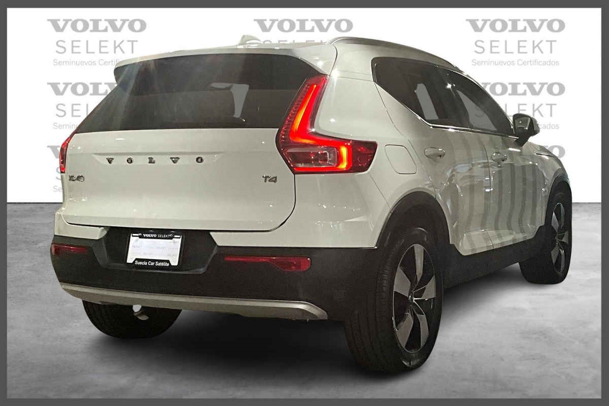 Volvo XC40 2021