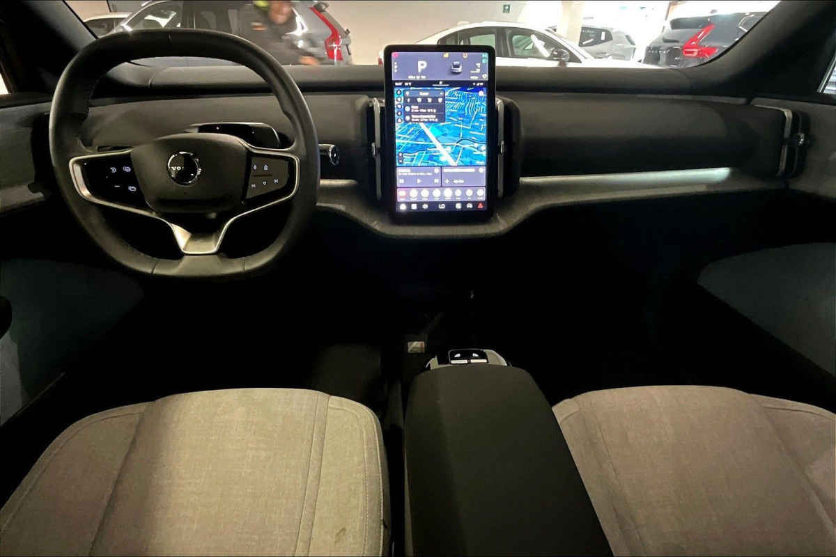 Volvo EX30 2024