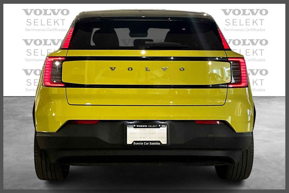 Volvo EX30 2024