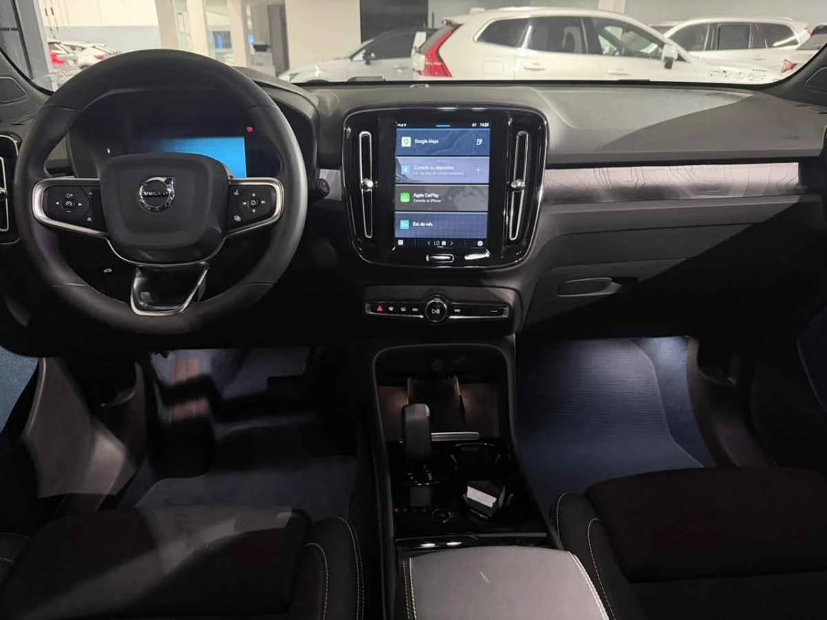 Volvo XC40 2024