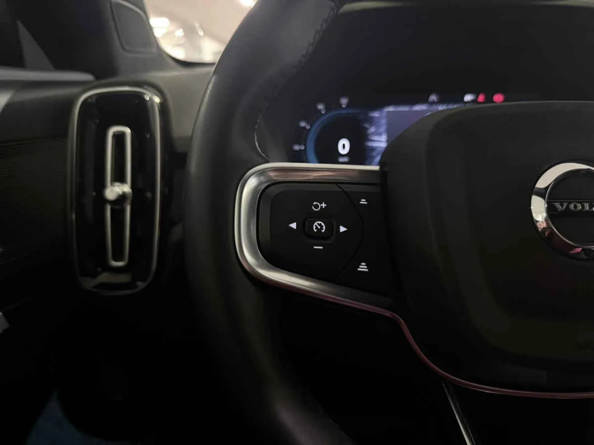Volvo XC40 2024