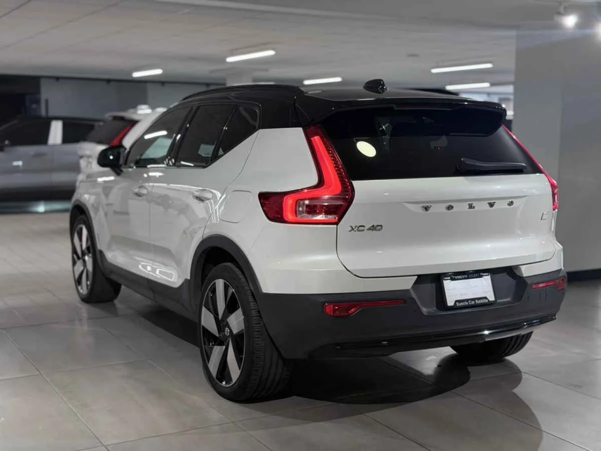 Volvo XC40 2024