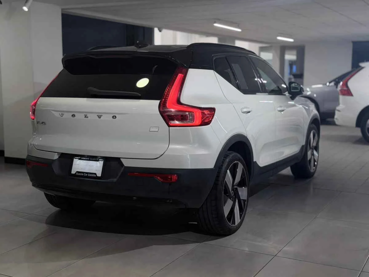 Volvo XC40 2024