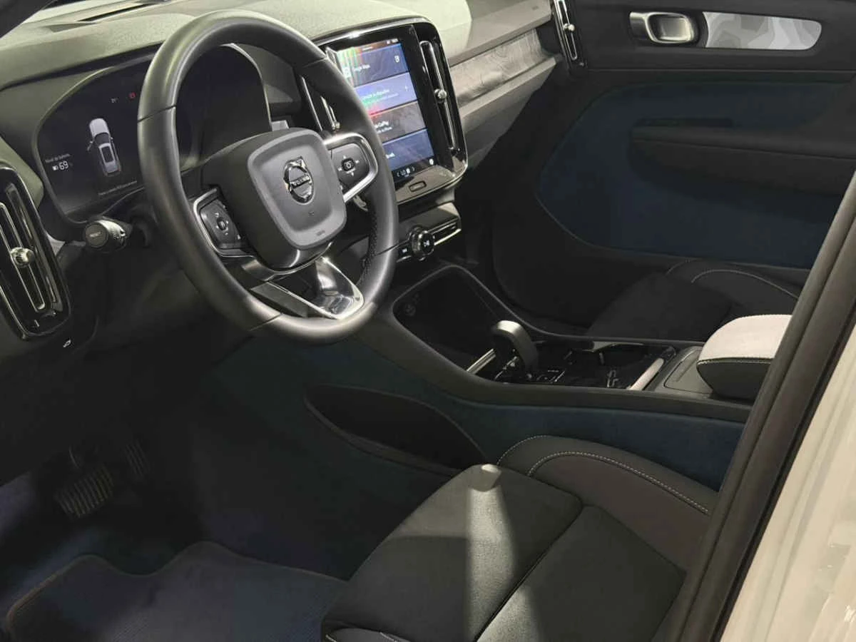 Volvo XC40 2024