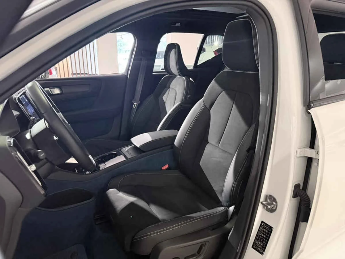Volvo XC40 2024