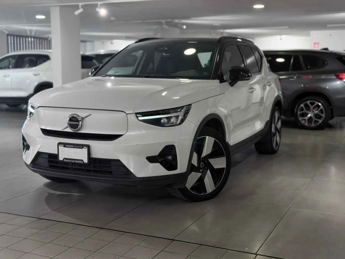 Volvo XC40 2024<