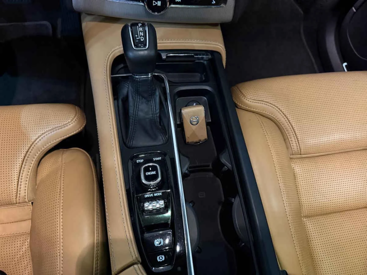 Volvo XC90 2016