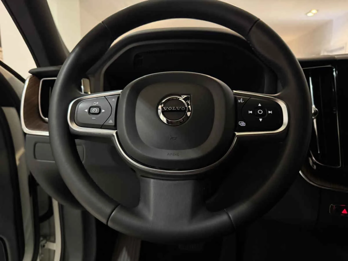 Volvo XC60 2023
