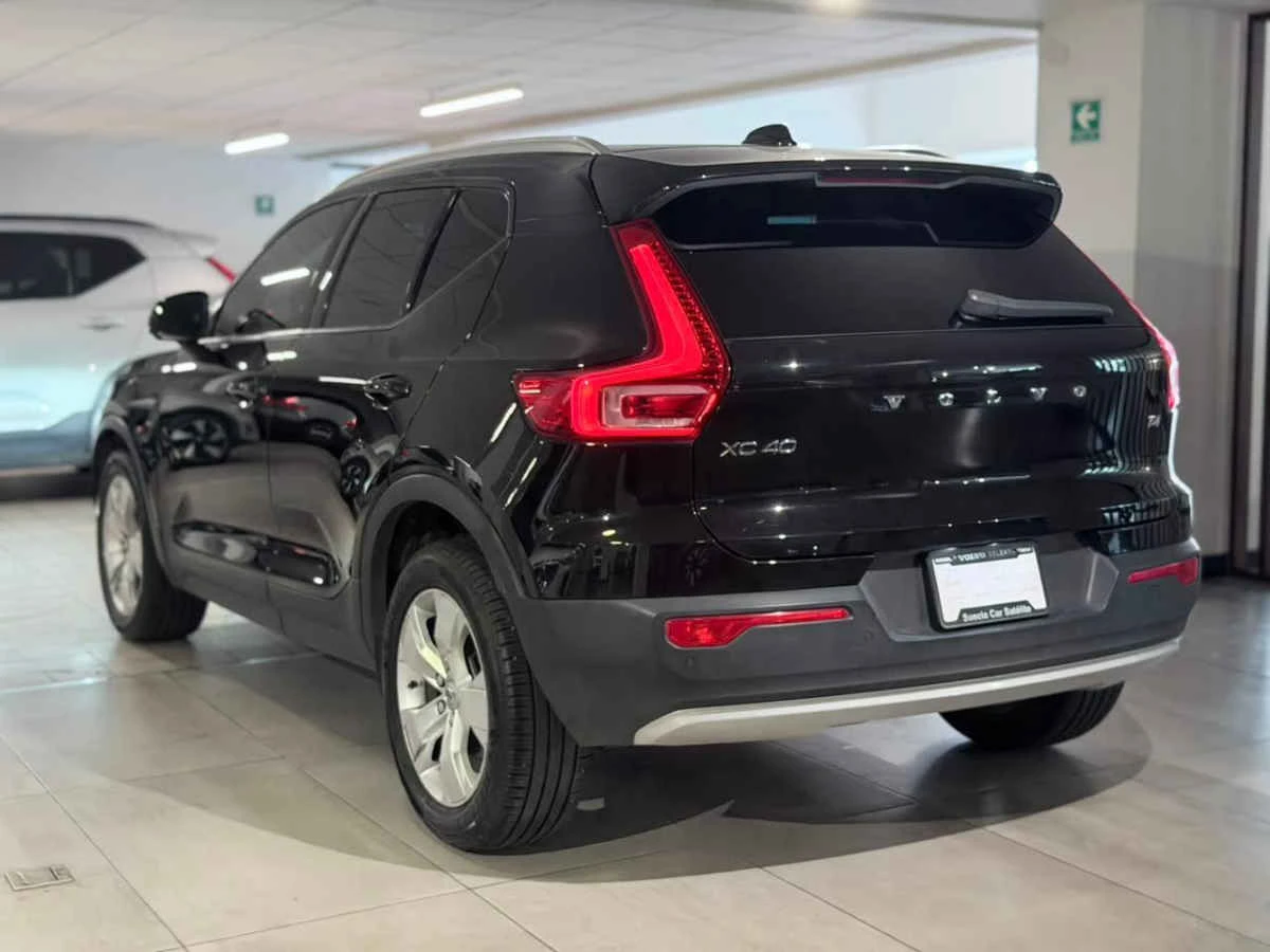 Volvo XC40 2021