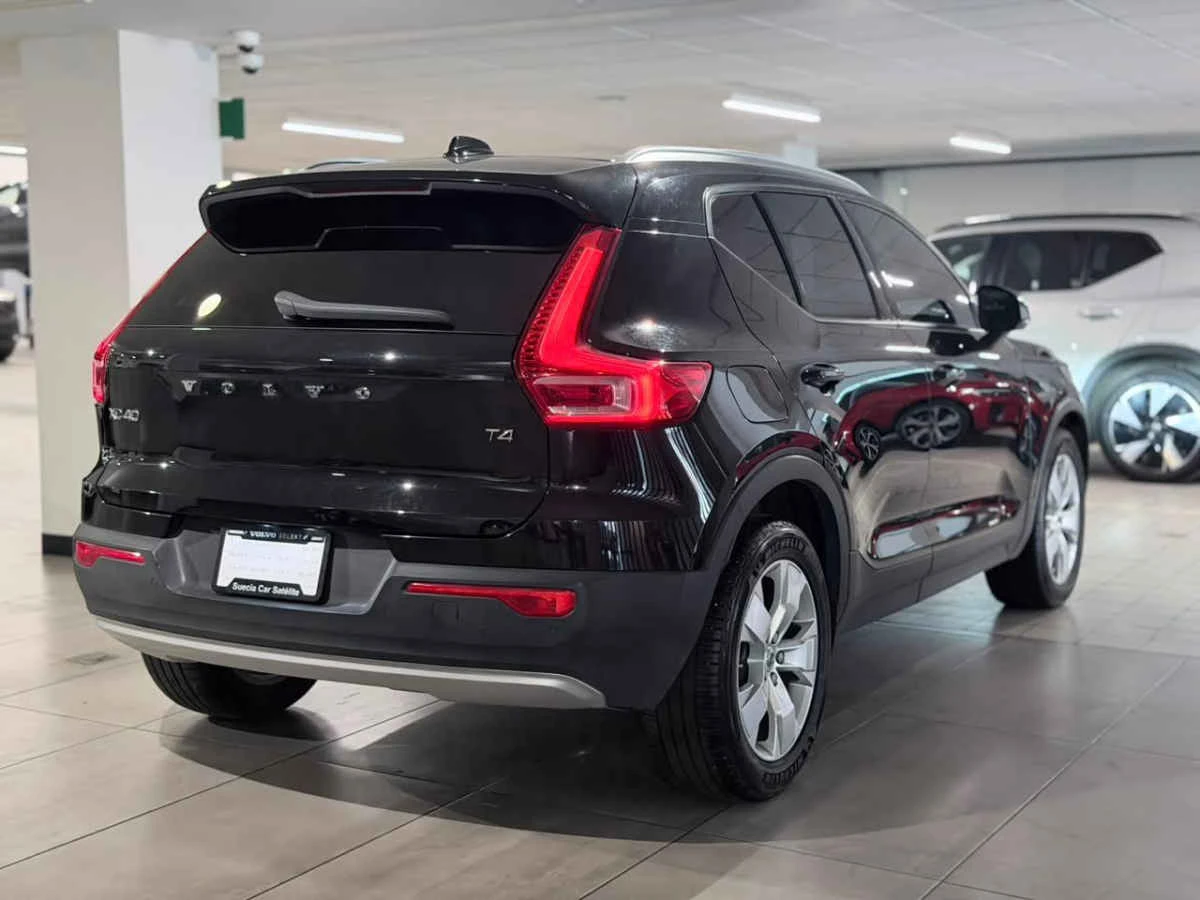 Volvo XC40 2021