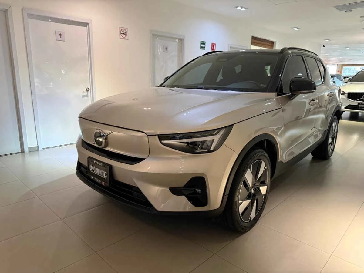 Volvo XC40 2024