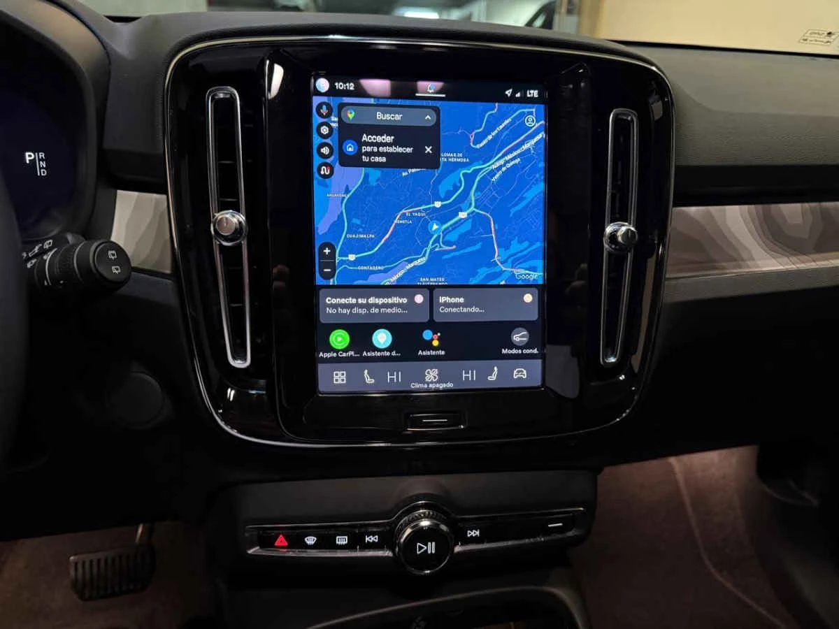 Volvo XC40 2024