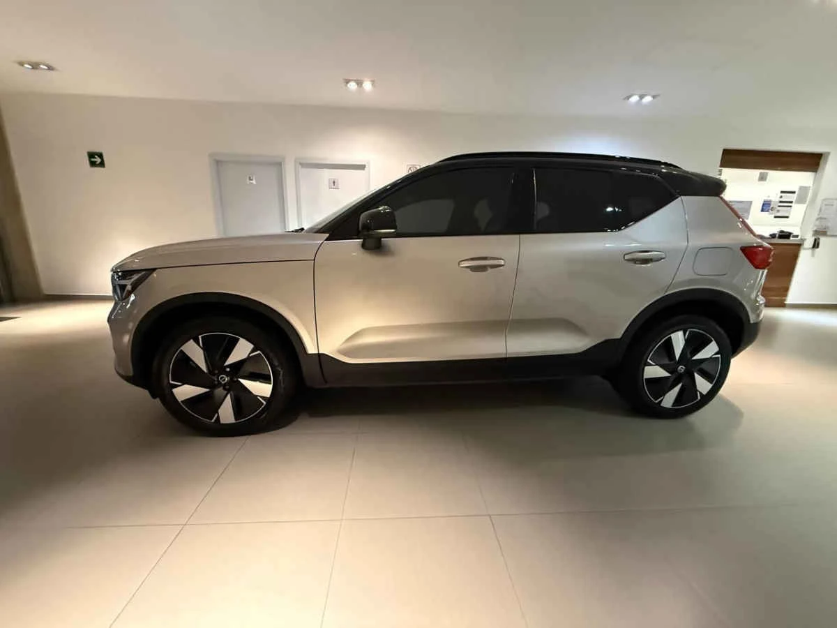 Volvo XC40 2024