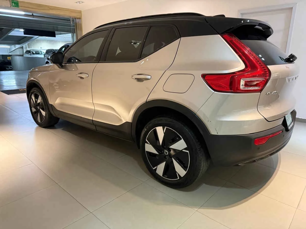 Volvo XC40 2024
