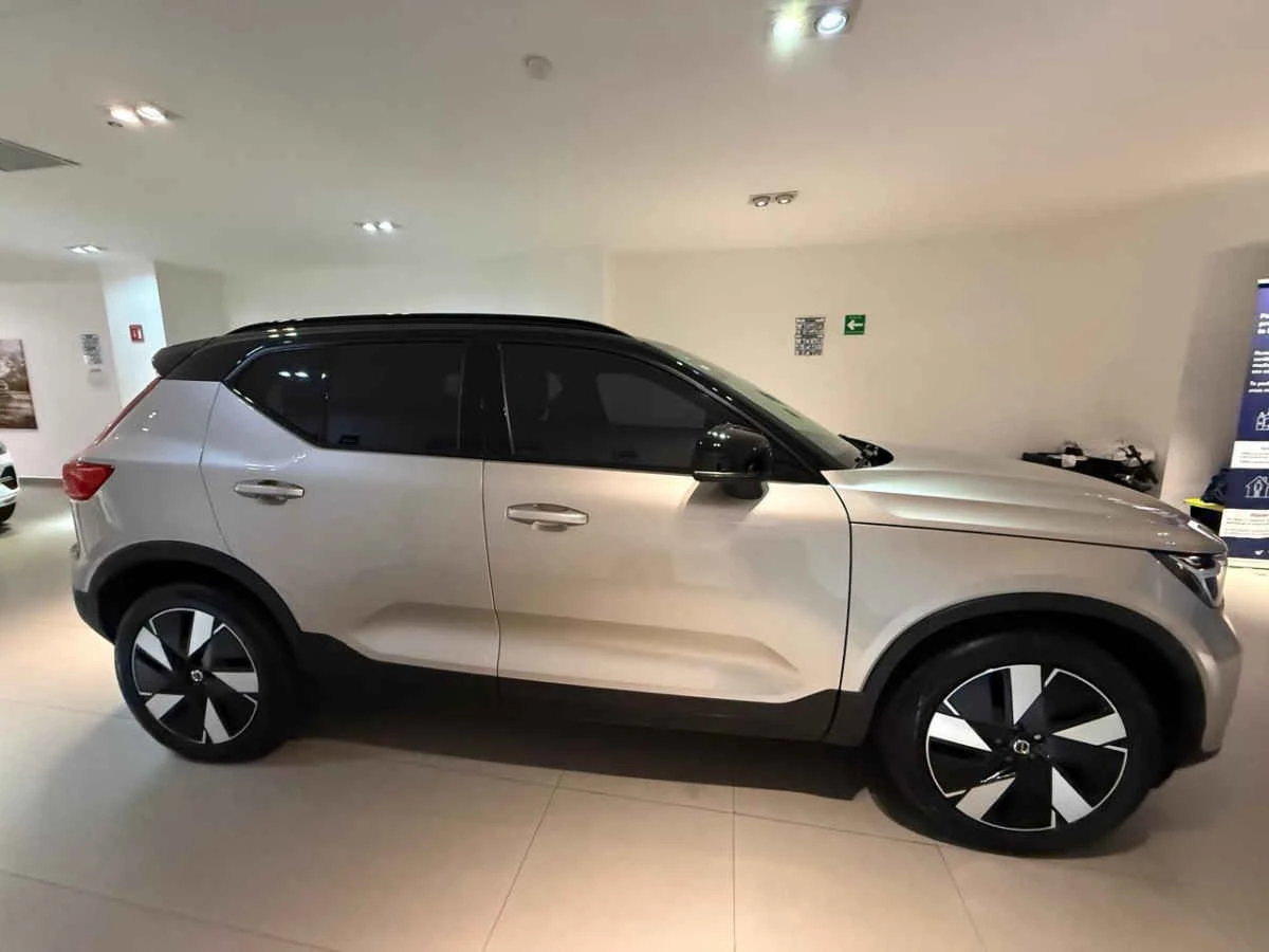 Volvo XC40 2024