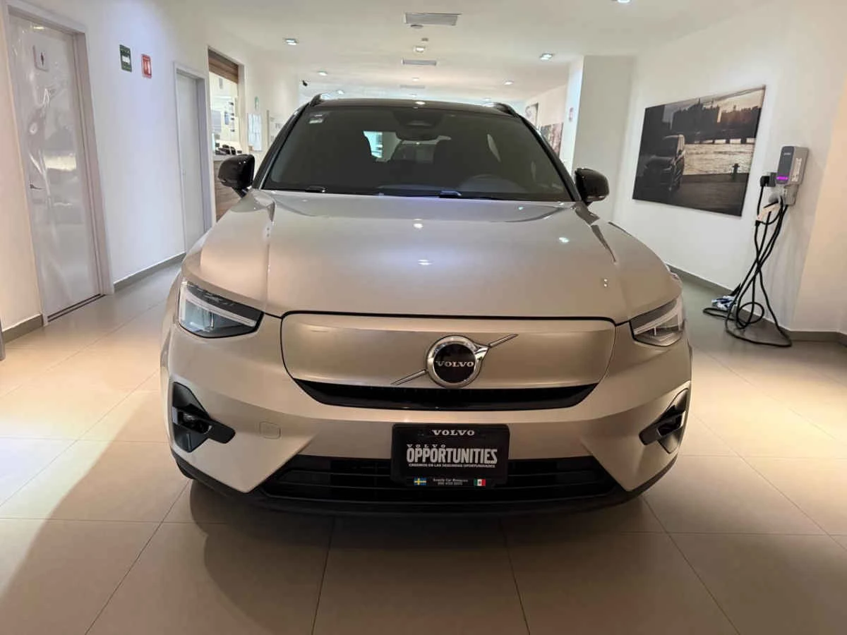Volvo XC40 2024