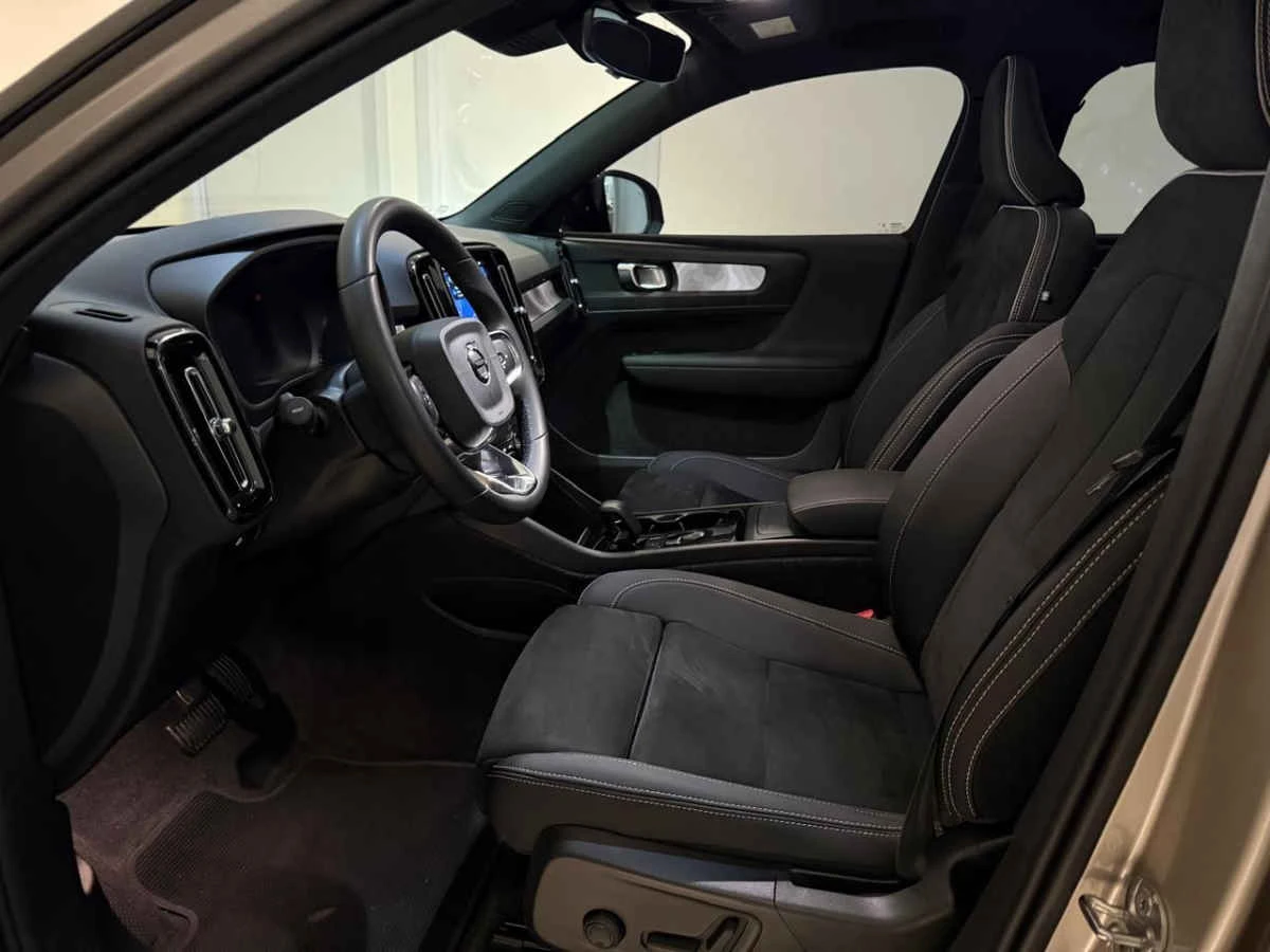 Volvo XC40 2024