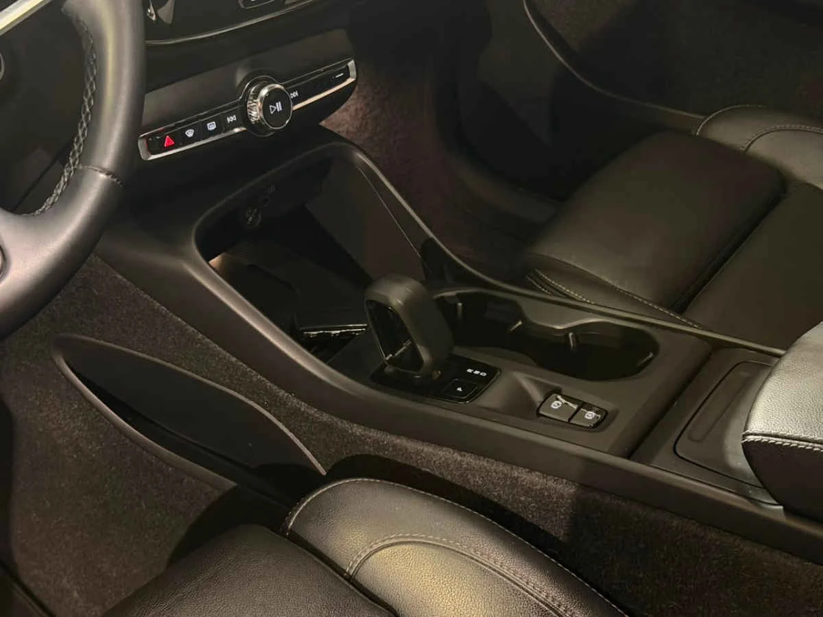 Volvo XC40 2024