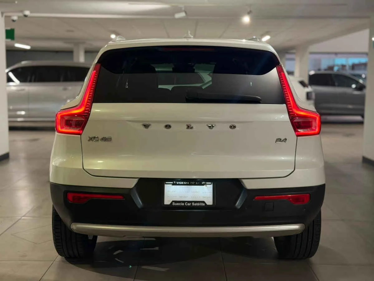 Volvo XC40 2024