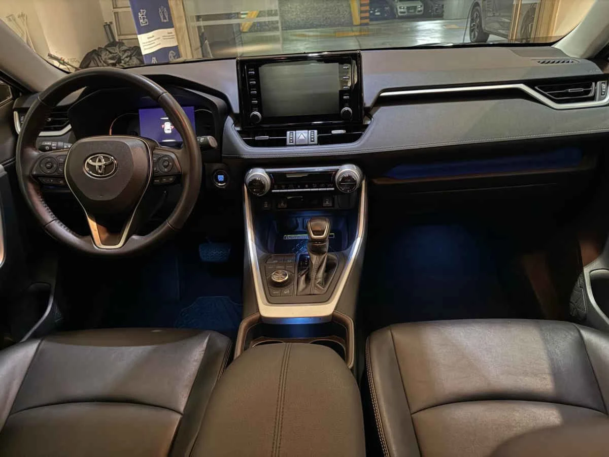 Toyota RAV4 2021