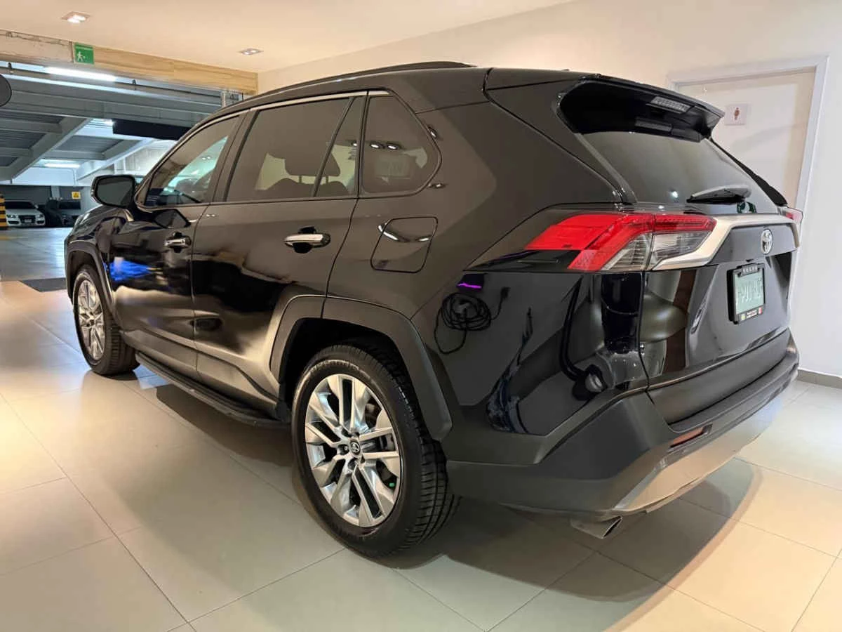 Toyota RAV4 2021